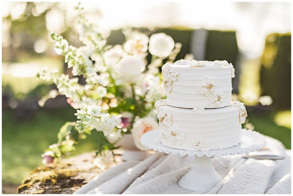 Five Oaks Farm Wedding Oregon cake